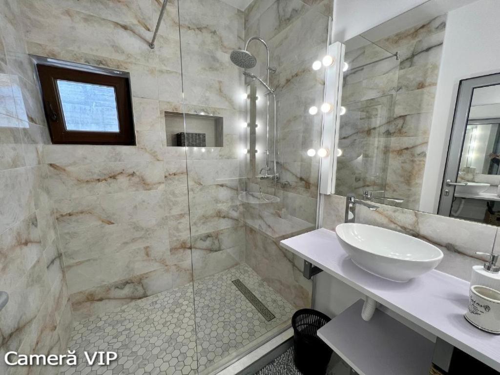 Casa Eden - Apartamente Langa Lac Colibiţa 외부 사진